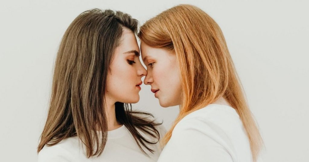 lgbt-couple-femmes