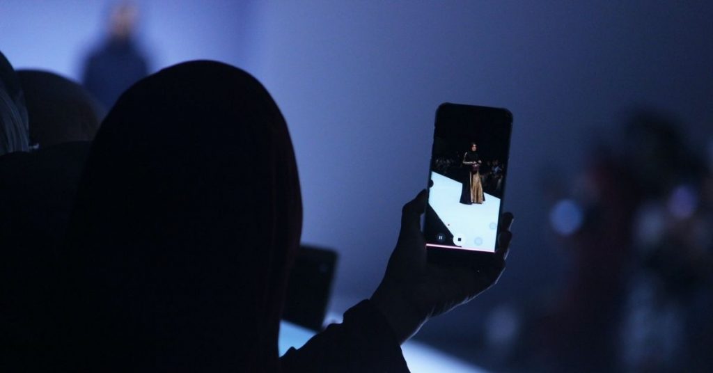 smartphone-fashion-defile