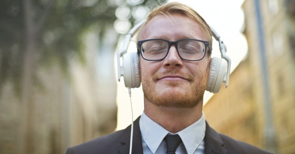 homme-heureux-audio-etude-spotify-dentsu