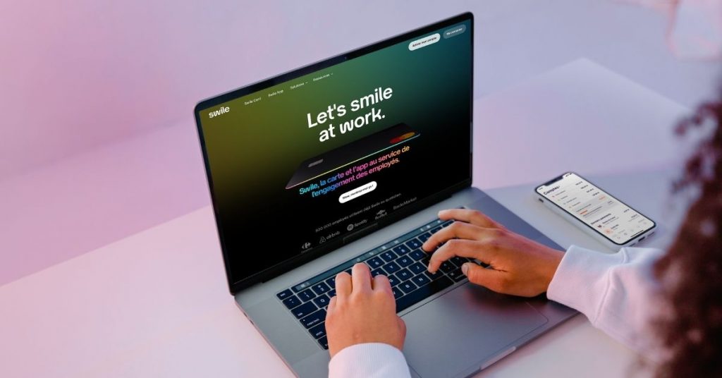 ordinateur-mains-clavier-application-swile-work