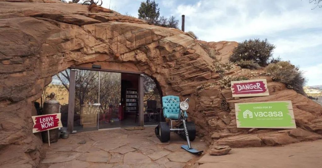 cave-hotel-nuit-insolite)noel-grinch