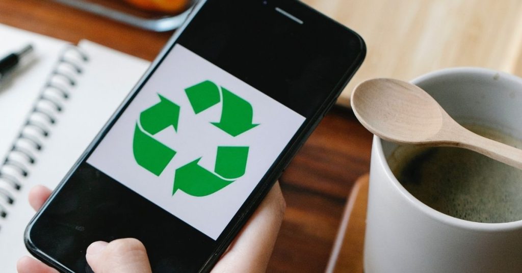 smartphone-screen-écologie-vert-publicité-l'oréeal