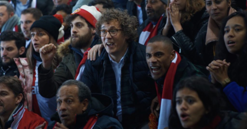 supporters-tribunes-foot