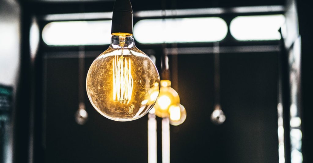 ampoule-electricite-suspension