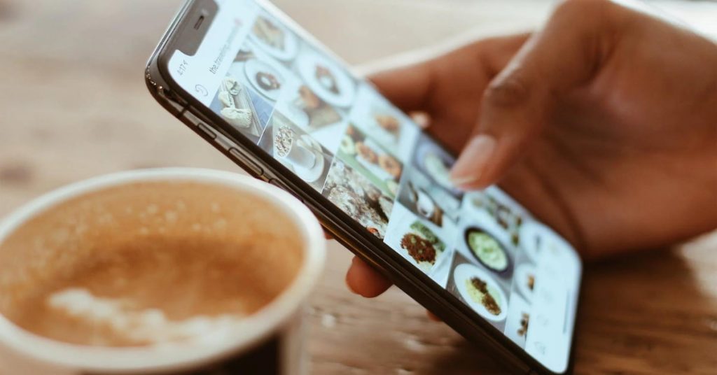 telephone-tasse-cafe-feed-instagram-main