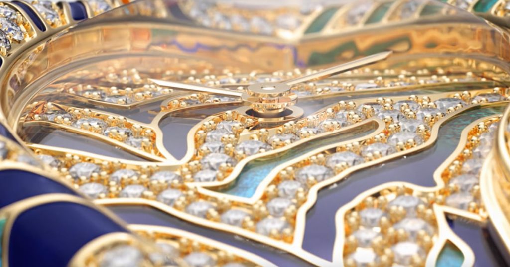 zoom-montre-luxe-couleurs-diamants-cartier