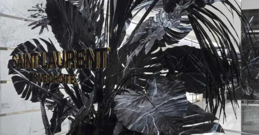 boutique-yves-saint-laurent-rive-droite-paris