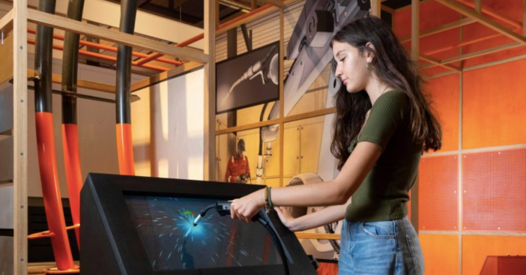 studios-marvel-science-museum
