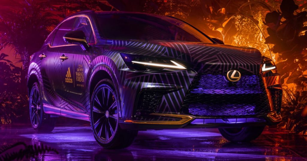 voiture-lexus-adidas-black-panther-wakanda-forever