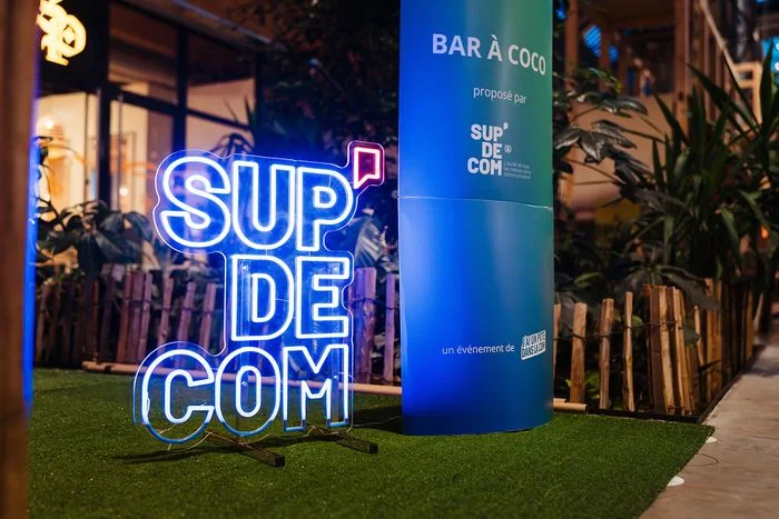 Bar à coco Sup de Com