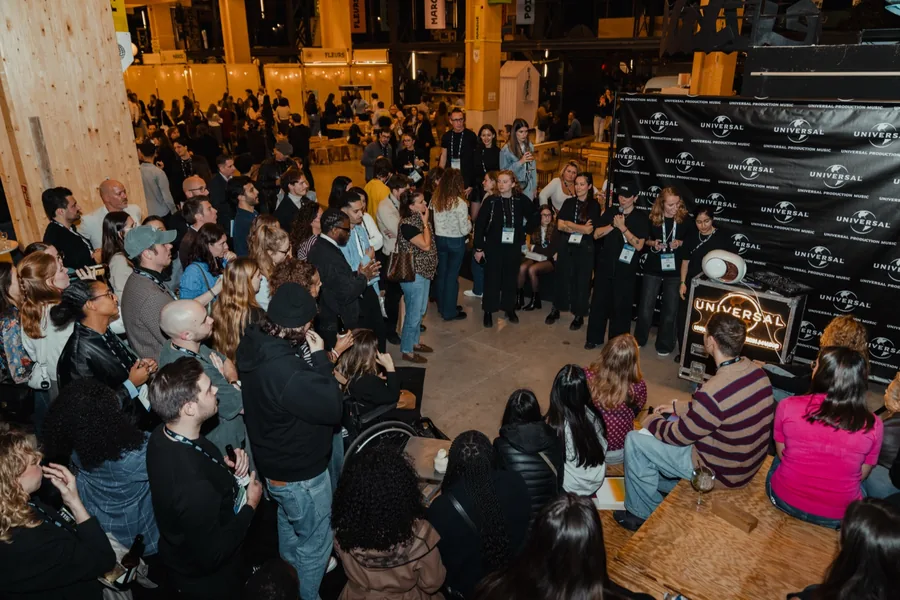Networking devant le photocall Universal Production Music