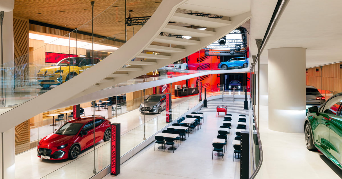 renault cliorama champs elysees