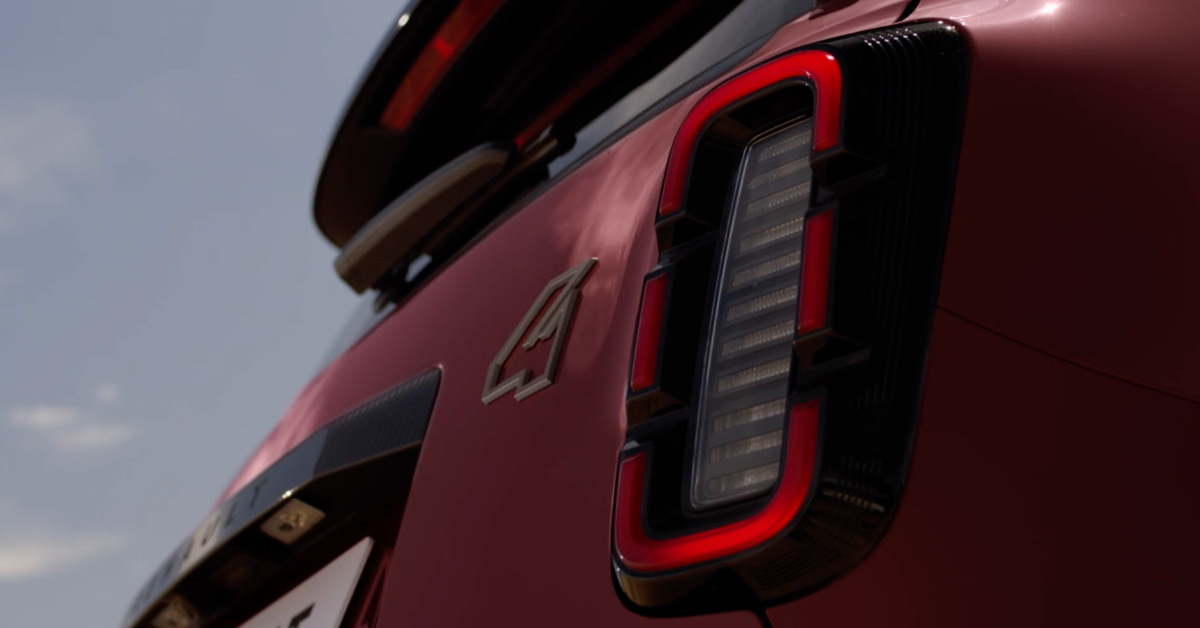 renault-relance-esprit-plein-sud-campagne-toit-ouvrant-renault-tech-electrique