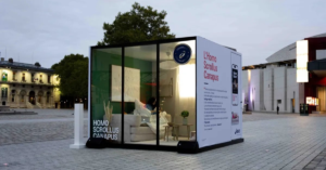 asics-installe-diorama-grandeur-nature-villette-sensibiliser-immobilite